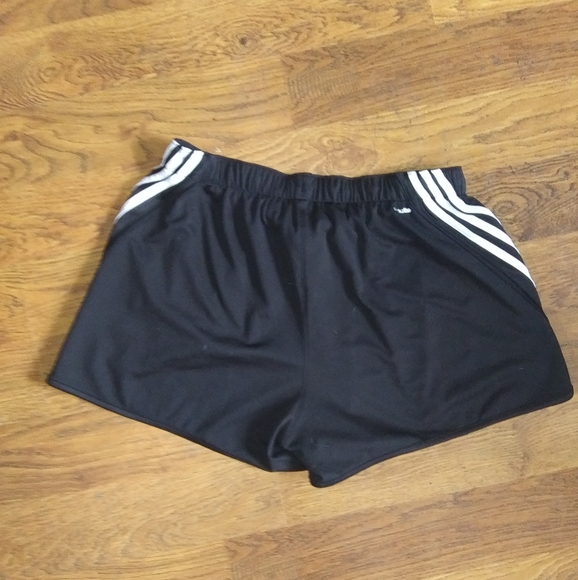 Adidas climate size large black and white shorts - Picture 2 of 5